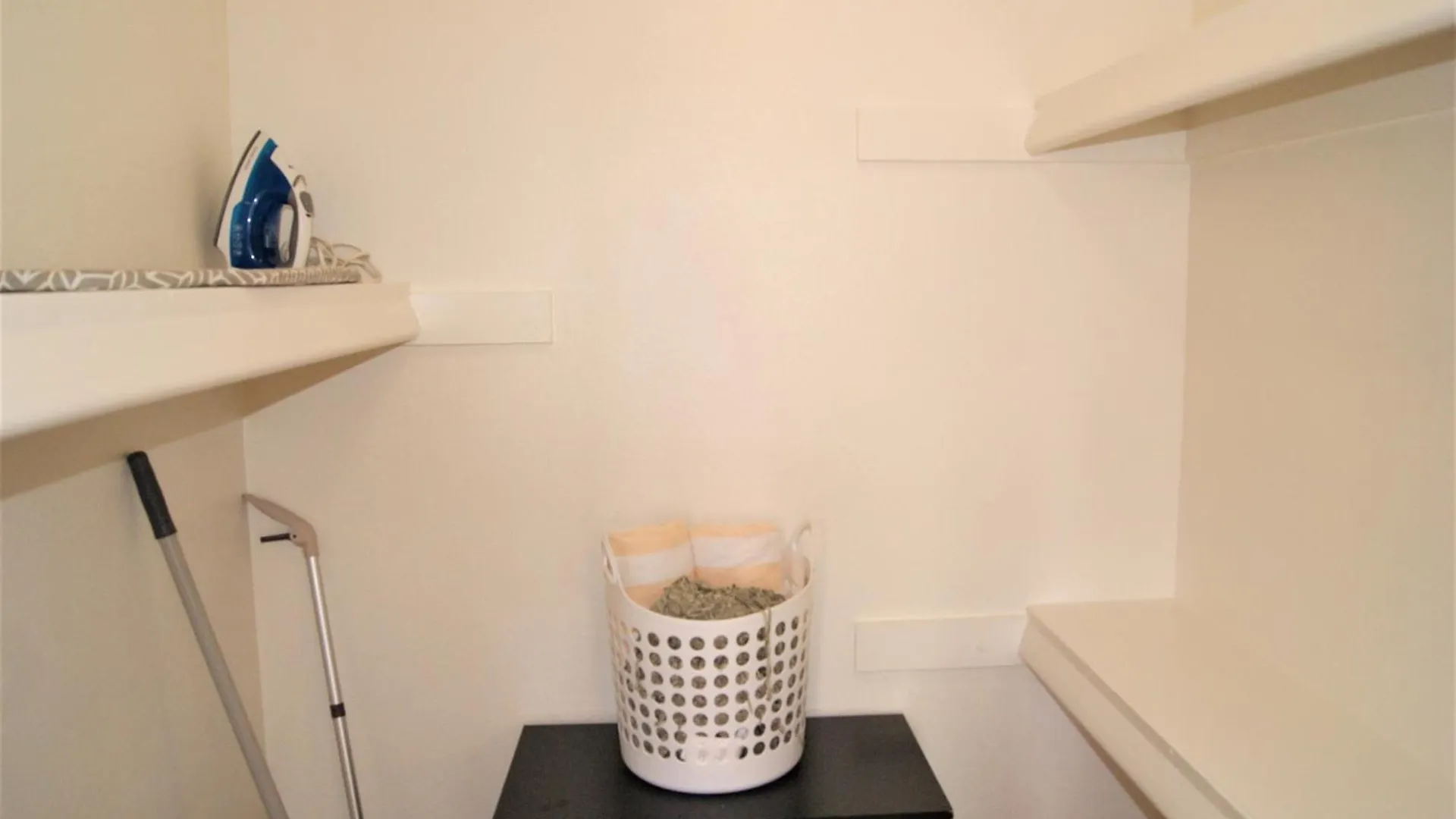 244 Fully Furnished 1Br Suite-Pet Friendly Scottsdale 0*,